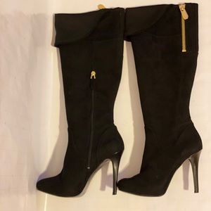 Guess suede boots with gold zipper